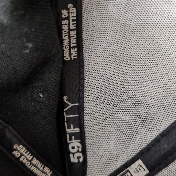 New Era,59Fifty,New York Yankees Black/ Red Fitted Hat,Size 7 3/8. - Picture 10 of 10